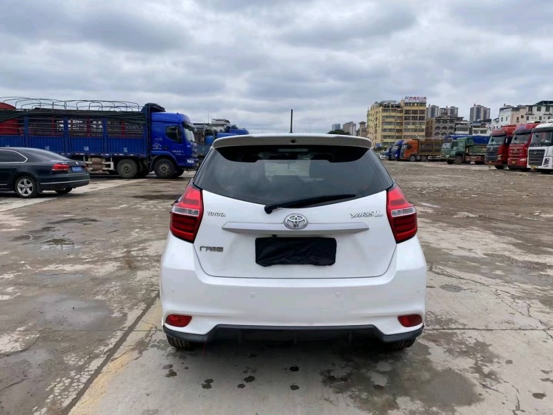 南寧17年豐田YARiS L 致炫9