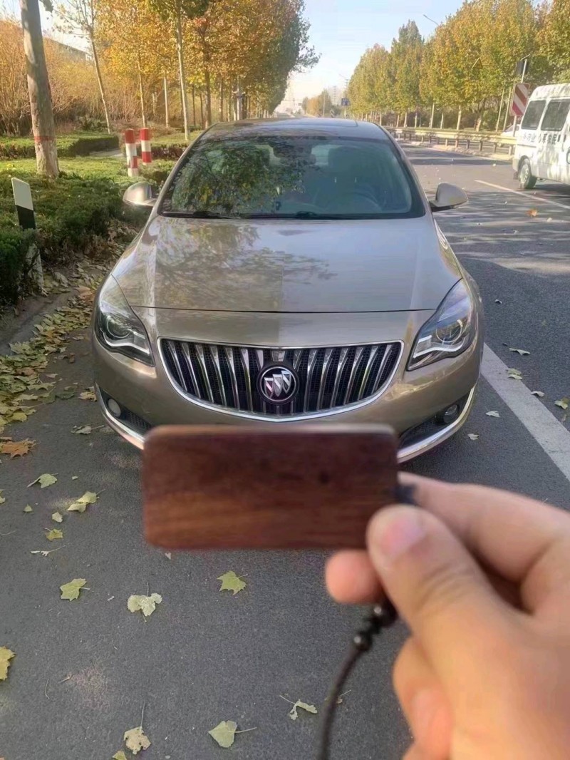 东营14年别克君威1