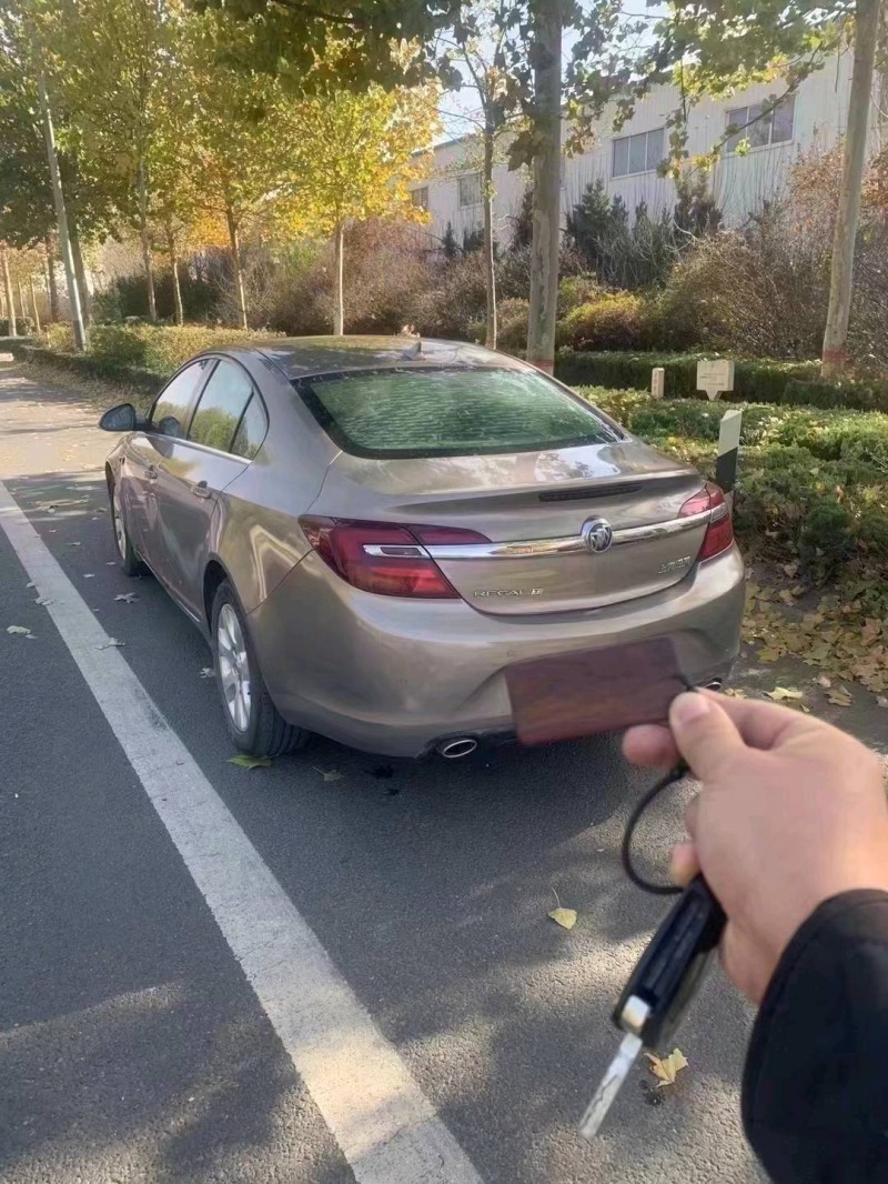 东营14年别克君威4