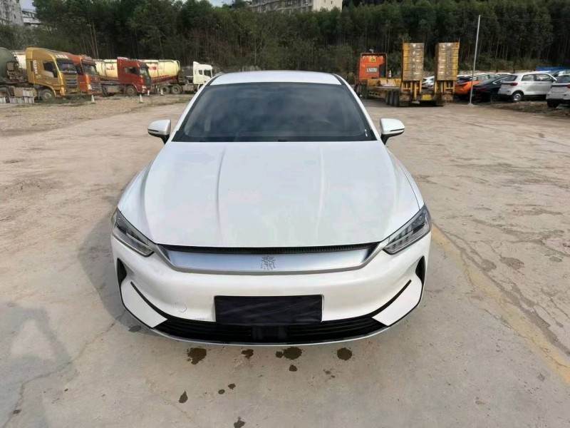 南寧23年比亞迪秦1