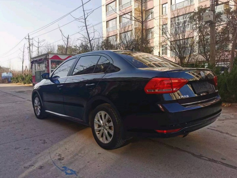 东营17年大众朗逸6