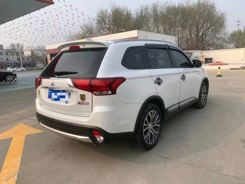 保定18年三菱欧蓝德6