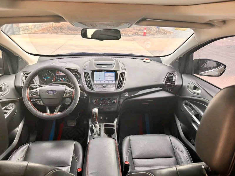 保定17年福特翼虎5