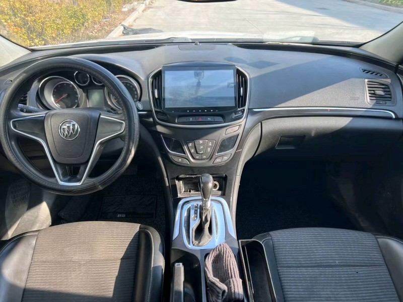 徐州17年别克君威8