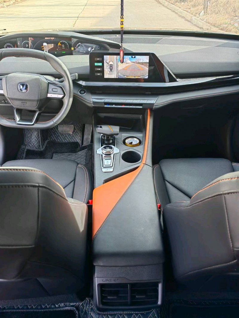 海東23年長安汽車UNI-V4