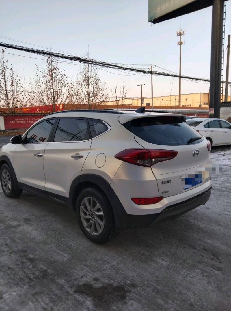 保定17年现代途胜7