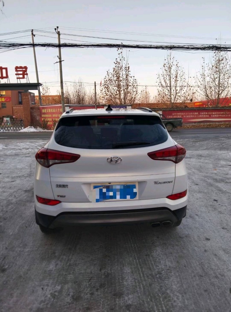 保定17年现代途胜9