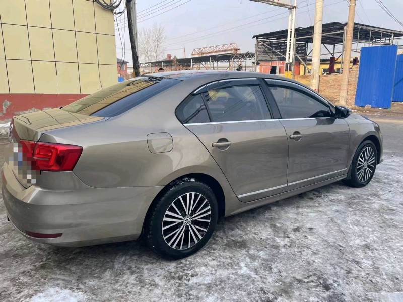 保定17年大众速腾4