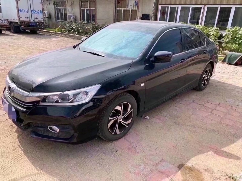 枣庄17年本田雅阁2