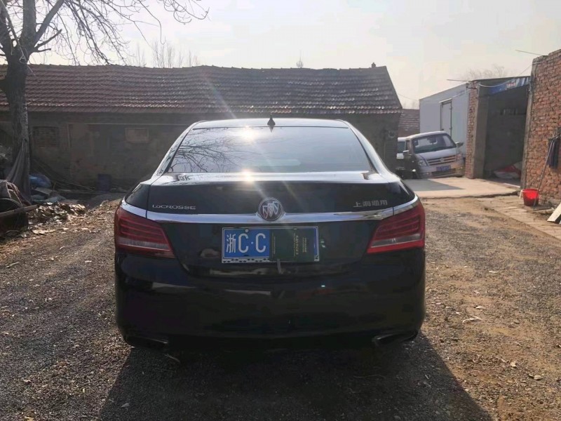 枣庄15年别克君越8