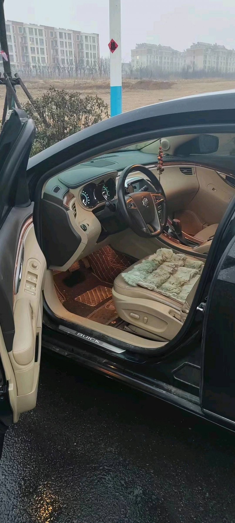 枣庄13年别克君越7