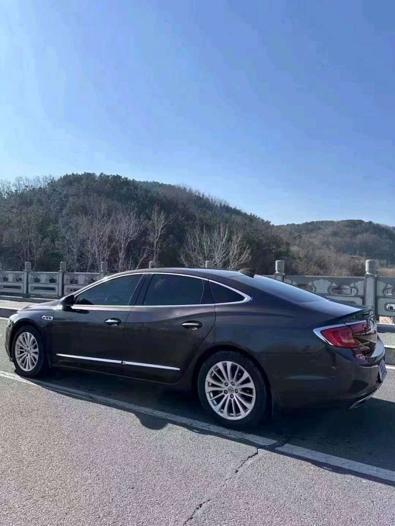 东营17年别克君越8