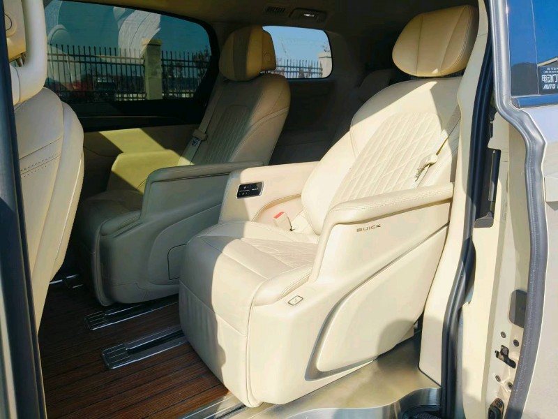 徐州22年别克GL86