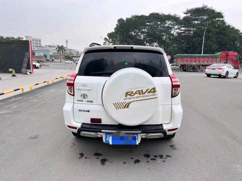 东营12年丰田RAV45