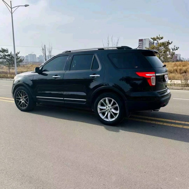 东营15年福特探险者5
