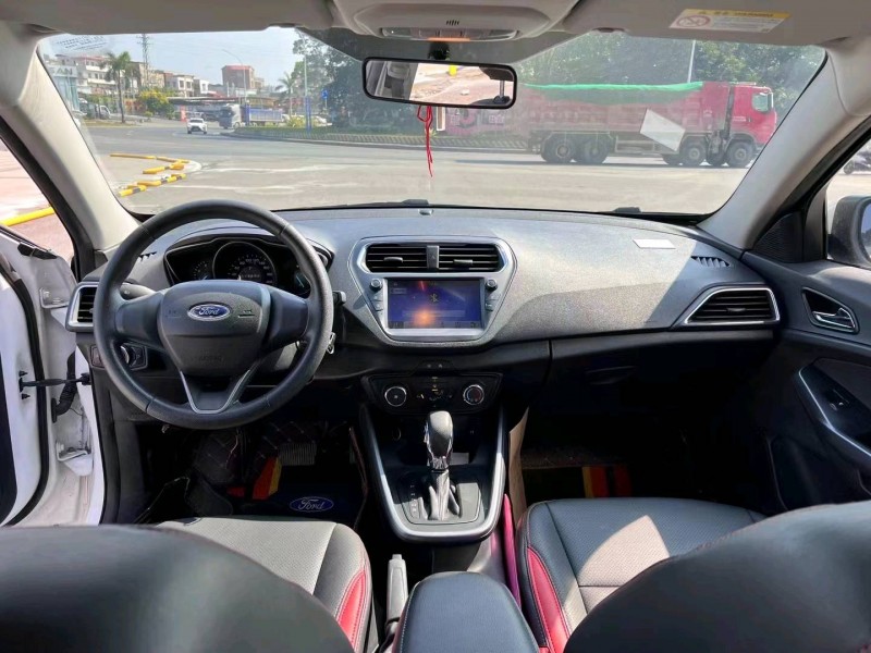 枣庄19年福特福睿斯3