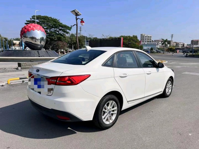 枣庄19年福特福睿斯4