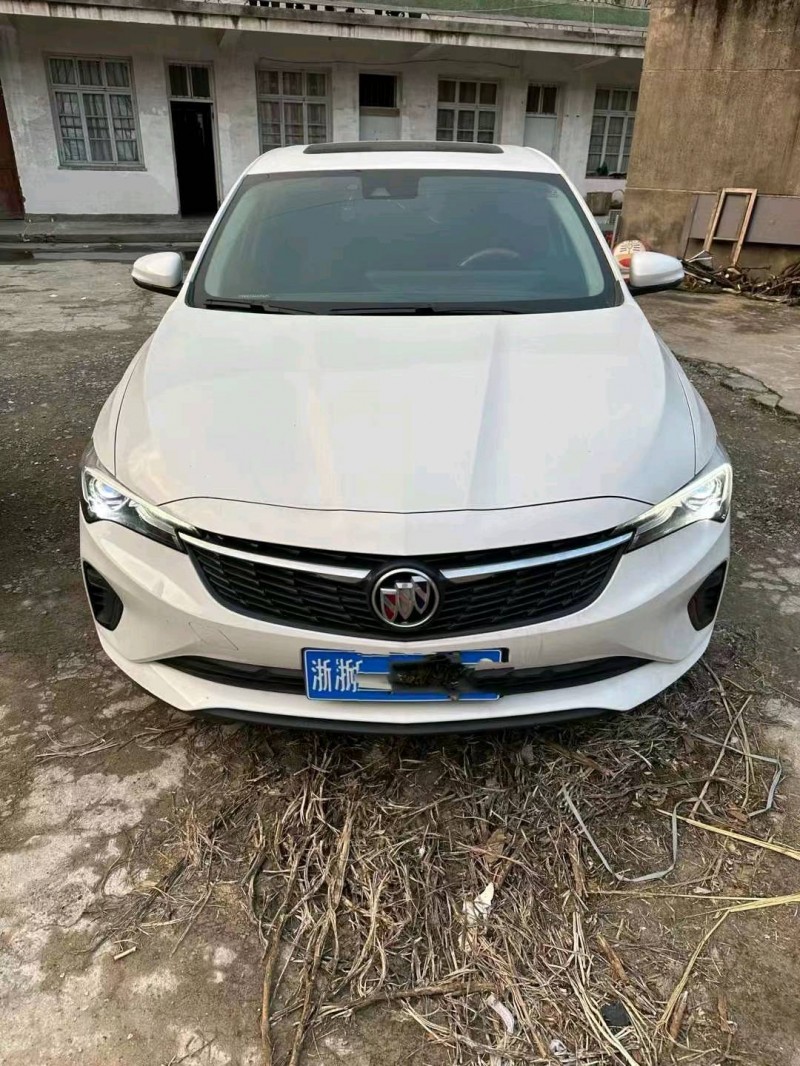 东营22年别克威朗1