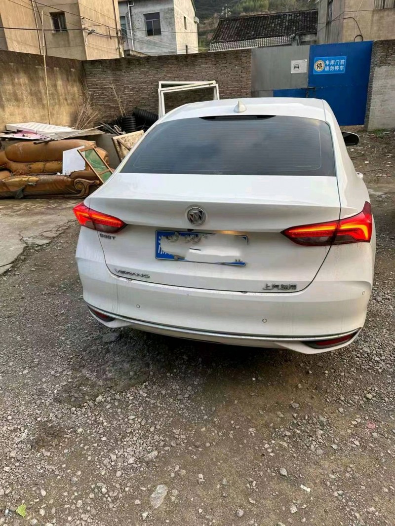 东营22年别克威朗2