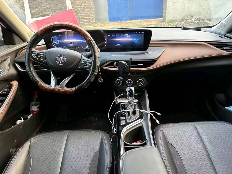 东营22年别克威朗6