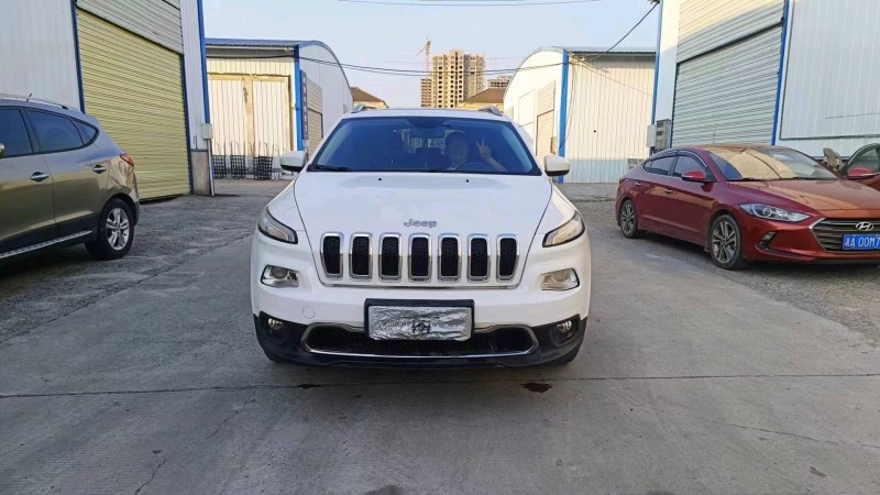 东营18年Jeep自由光1