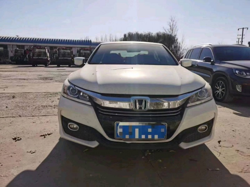 汕头18年本田雅阁1