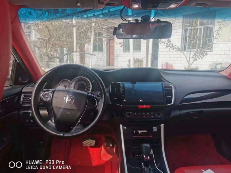 汕头18年本田雅阁8