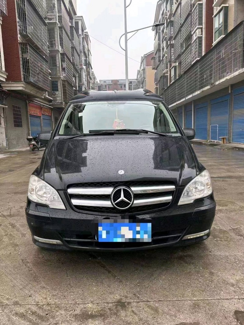 东营13年奔驰威霆1