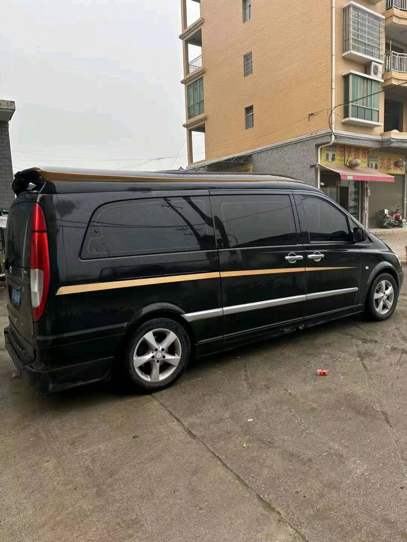 东营13年奔驰威霆6