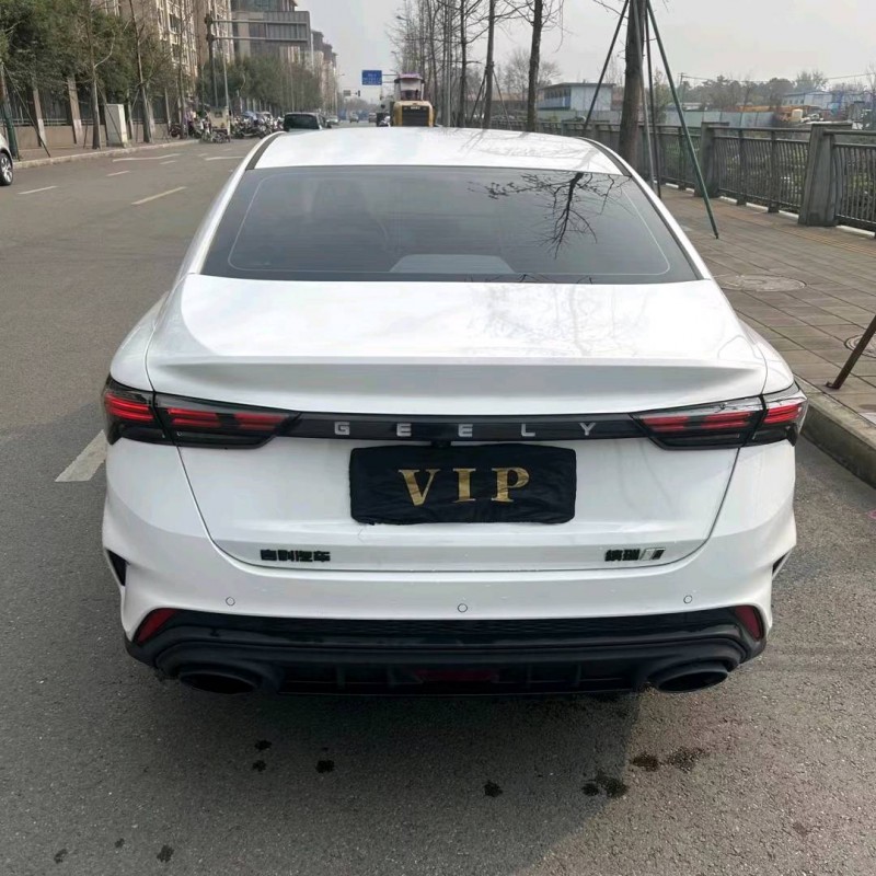 成都22年吉利缤瑞8