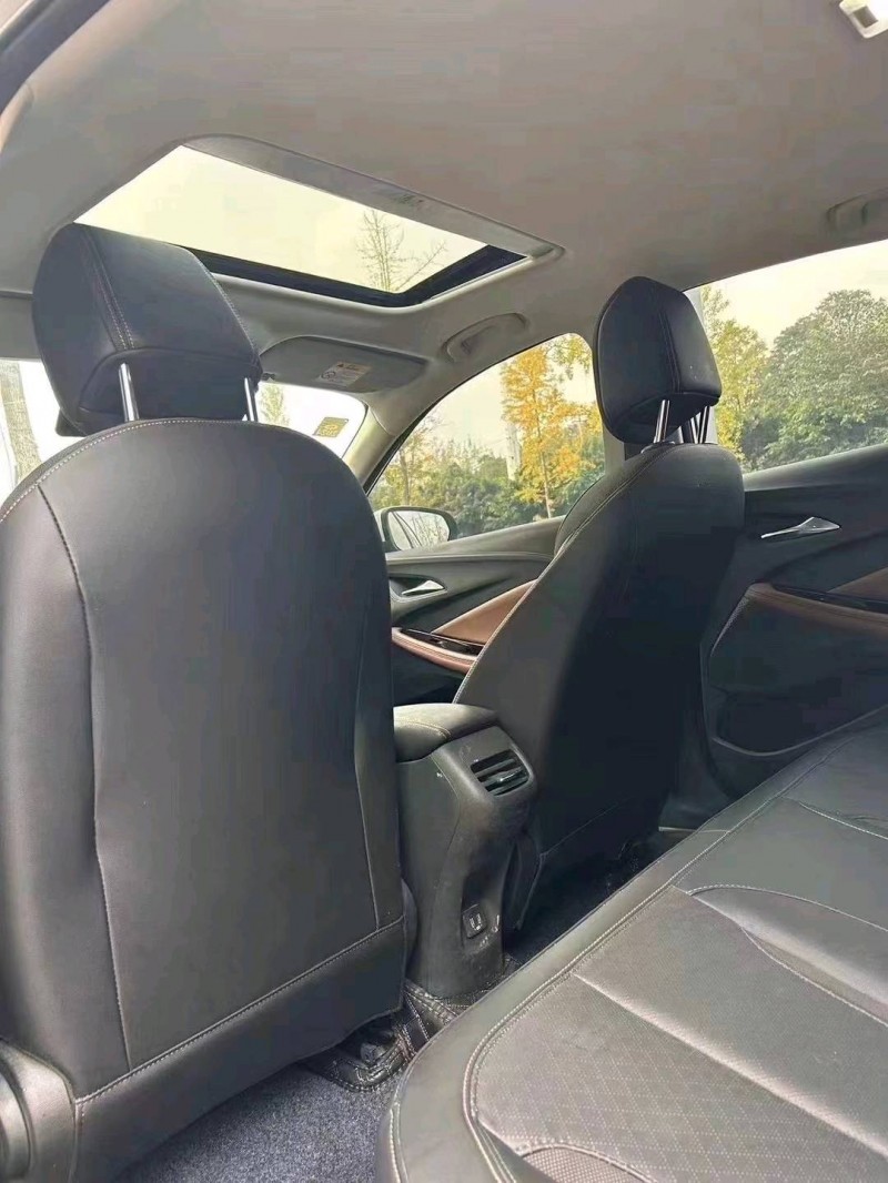 成都22年别克威朗5