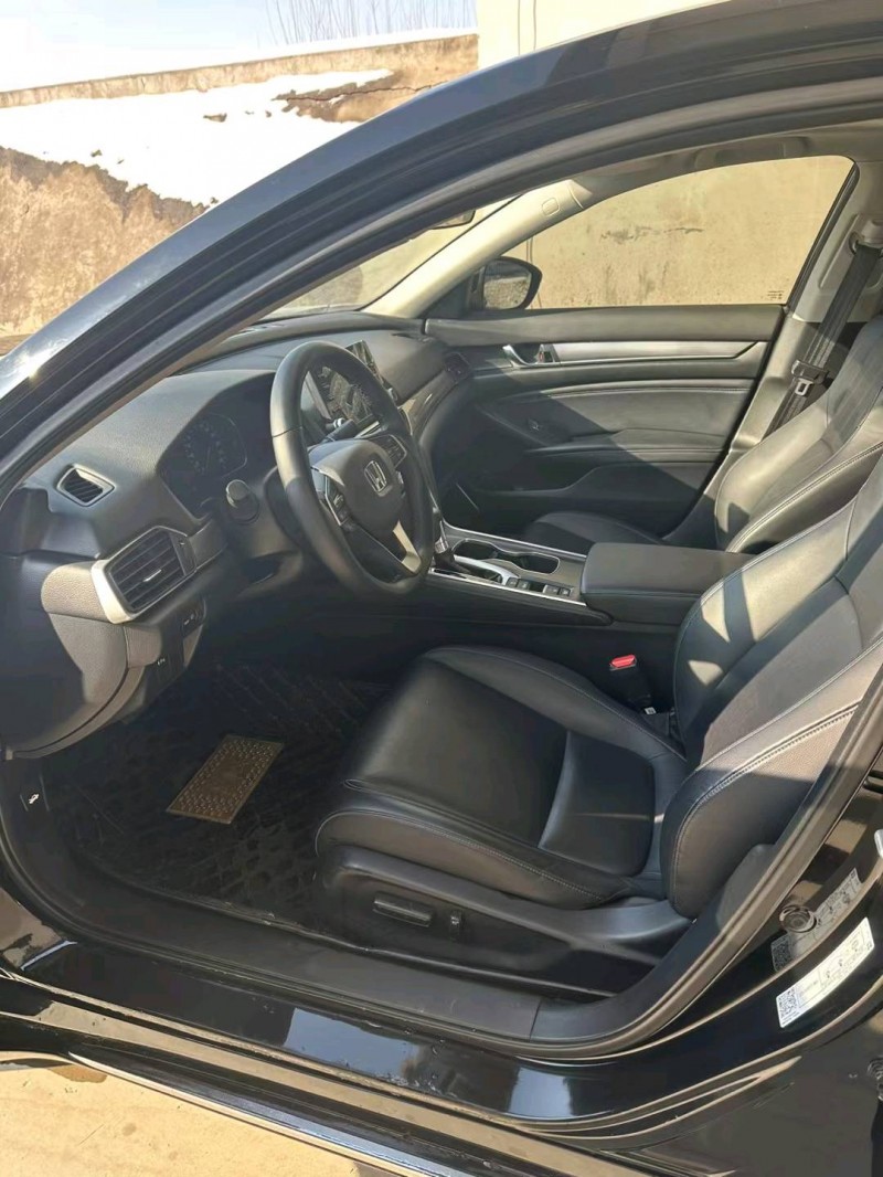 聊城19年本田雅阁9