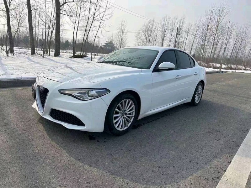 常州17年阿尔法·罗密欧Giulia9