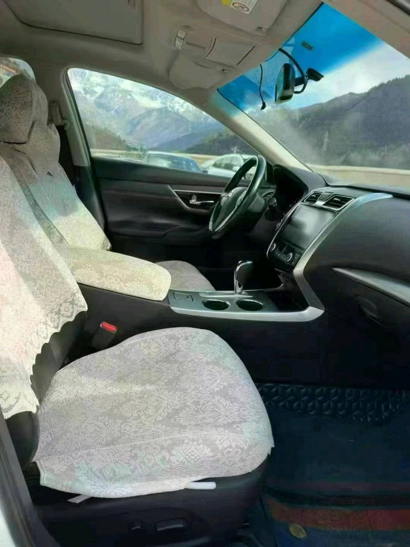 成都18年日产天籁7