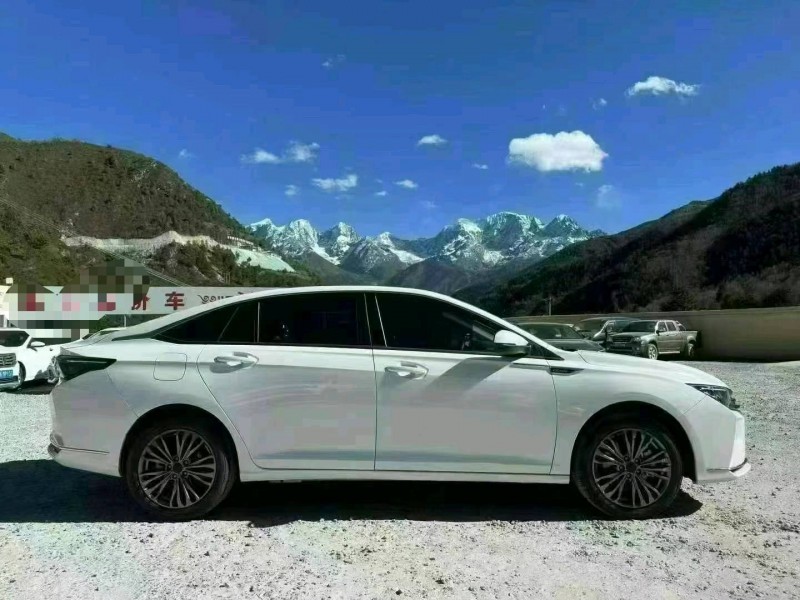 成都22年东风奕炫8