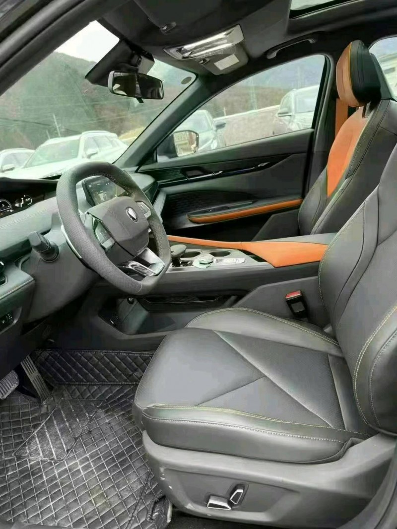 成都23年长安汽车UNI-V5