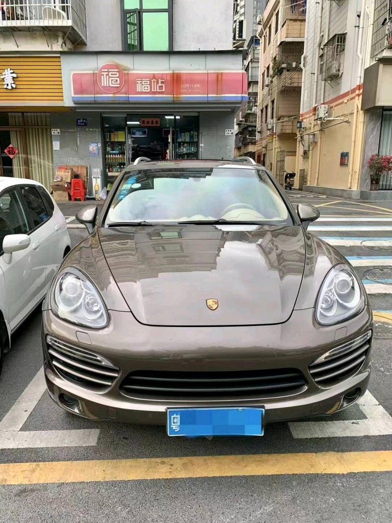广州14年保时捷卡宴1