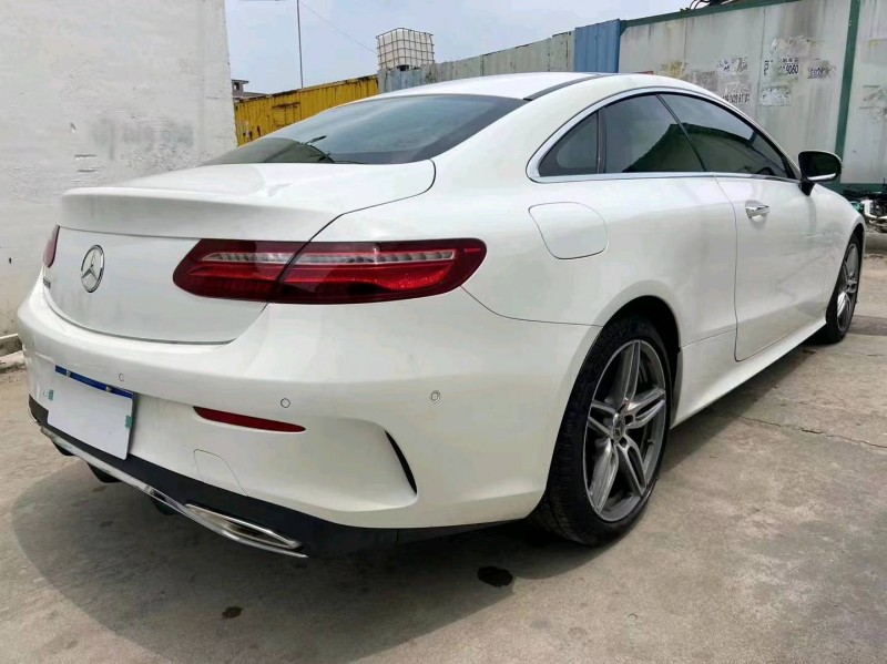 广州21年奔驰E8