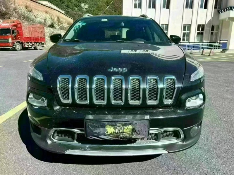 甘孜18年Jeep自由光1