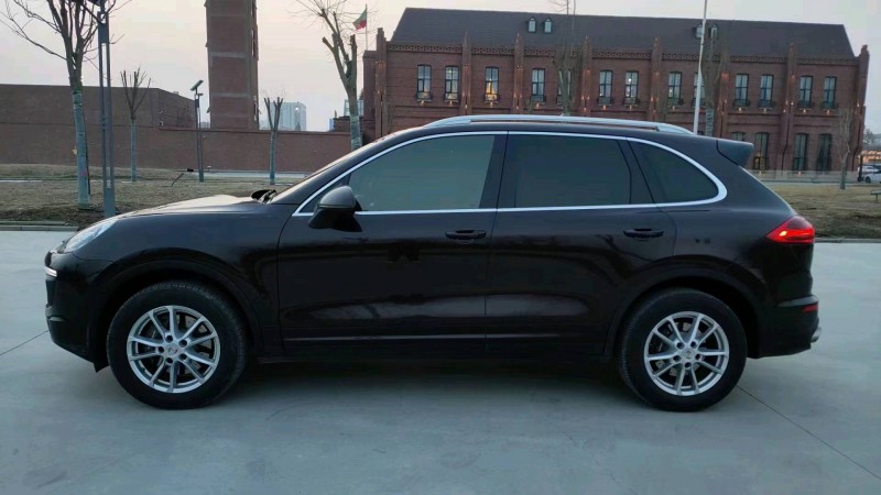 邯郸15年保时捷卡宴3