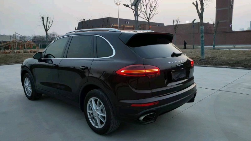 邯郸15年保时捷卡宴5