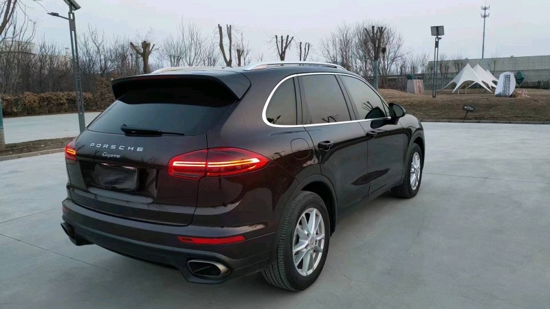 邯郸15年保时捷卡宴8