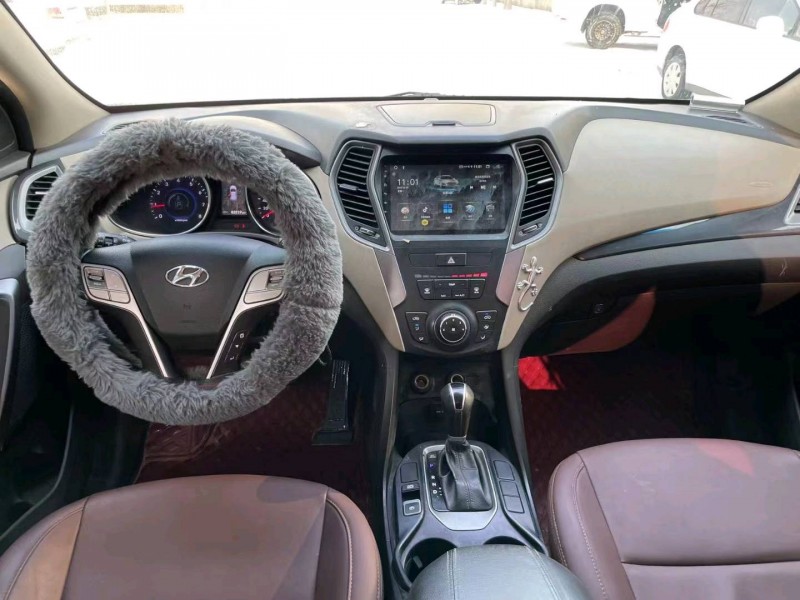 保定13年现代新胜达5