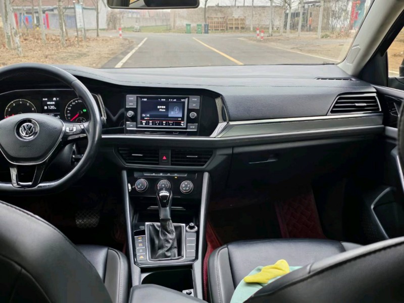 济宁19年大众速腾7