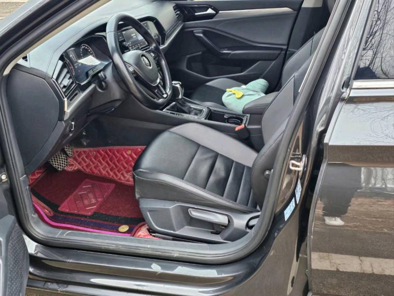 济宁19年大众速腾8