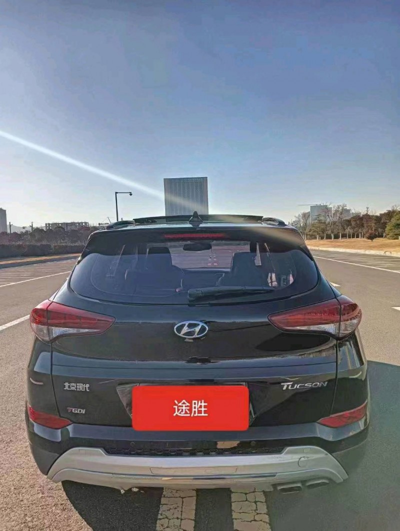 常州18年现代途胜8