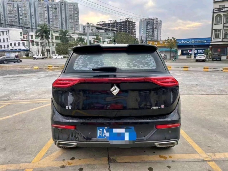廈門19年寶駿RS55