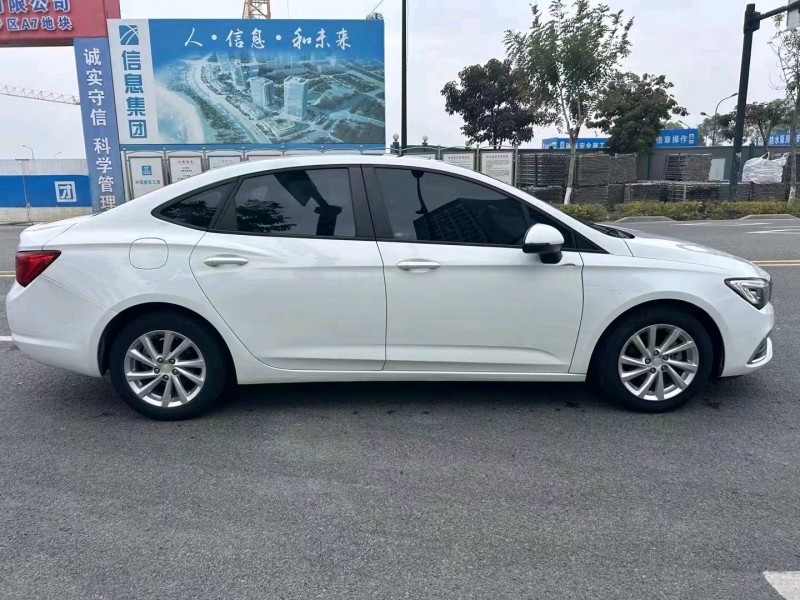廈門19年別克威朗3