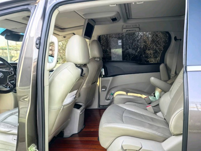 保定14年别克GL85