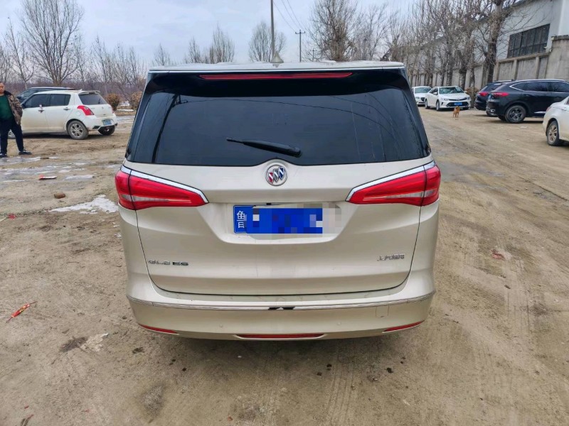 保定17年别克GL88